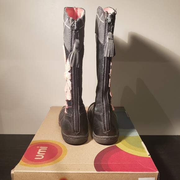 Umi Radiant Boots - Picture 5 of 7
